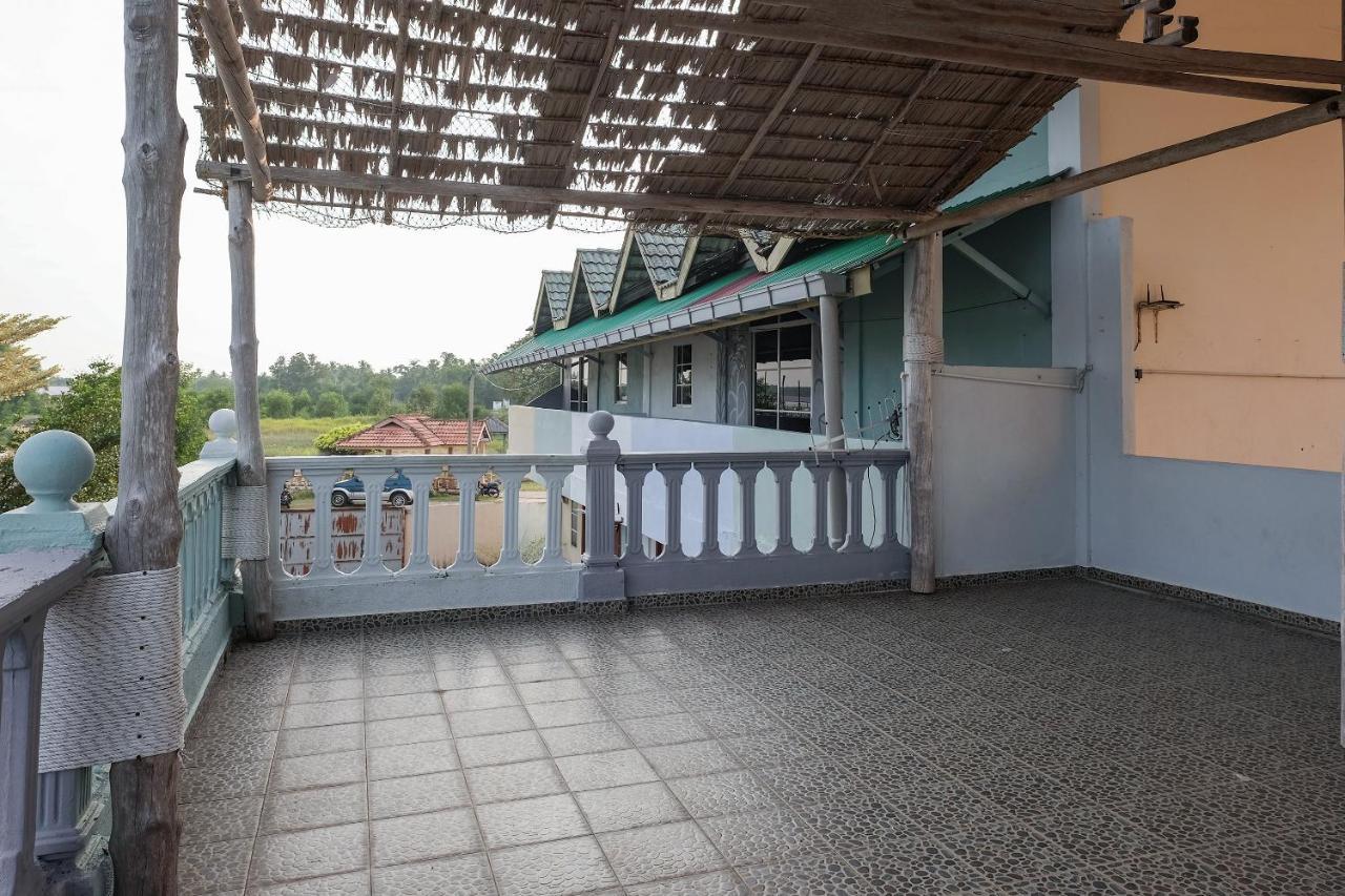 Oyo 90015 Indah Chalet Kuala Rompin Exterior foto